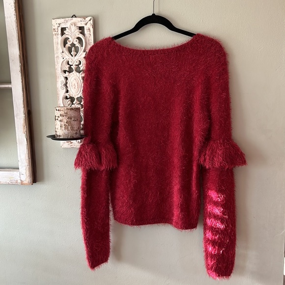 Maroon sweater size large! - Picture 2 of 5